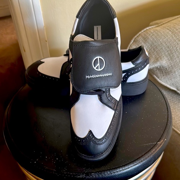 Nike Black and White Men's Oxfords - Picture 1 of 5